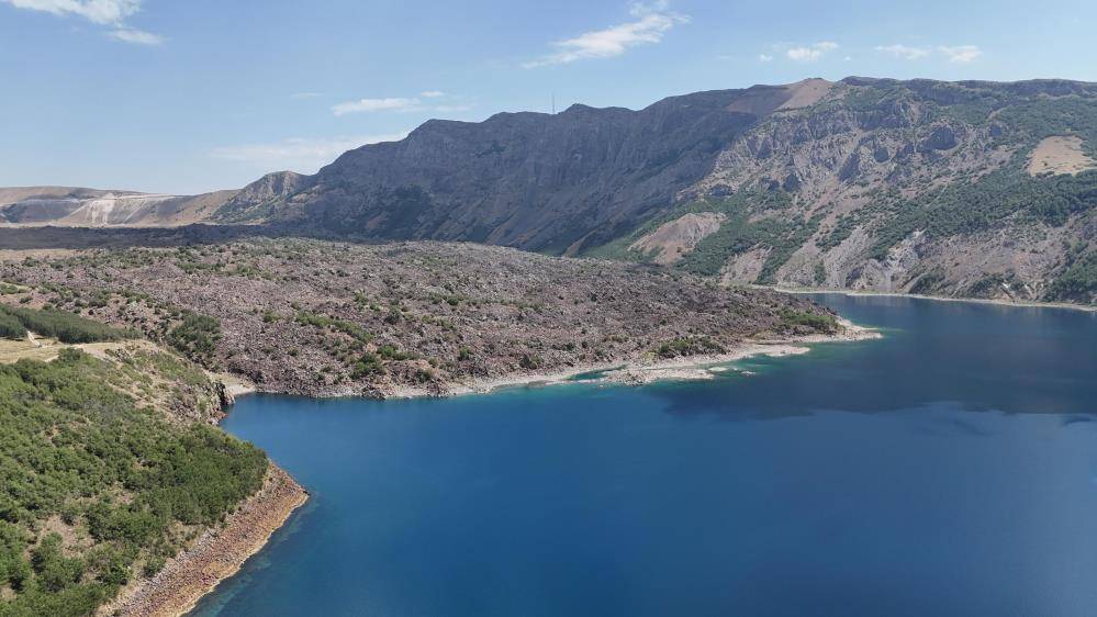 FOTO - Doğa harikası Nemrut Krater Göl’ünde yüzme keyfi 5