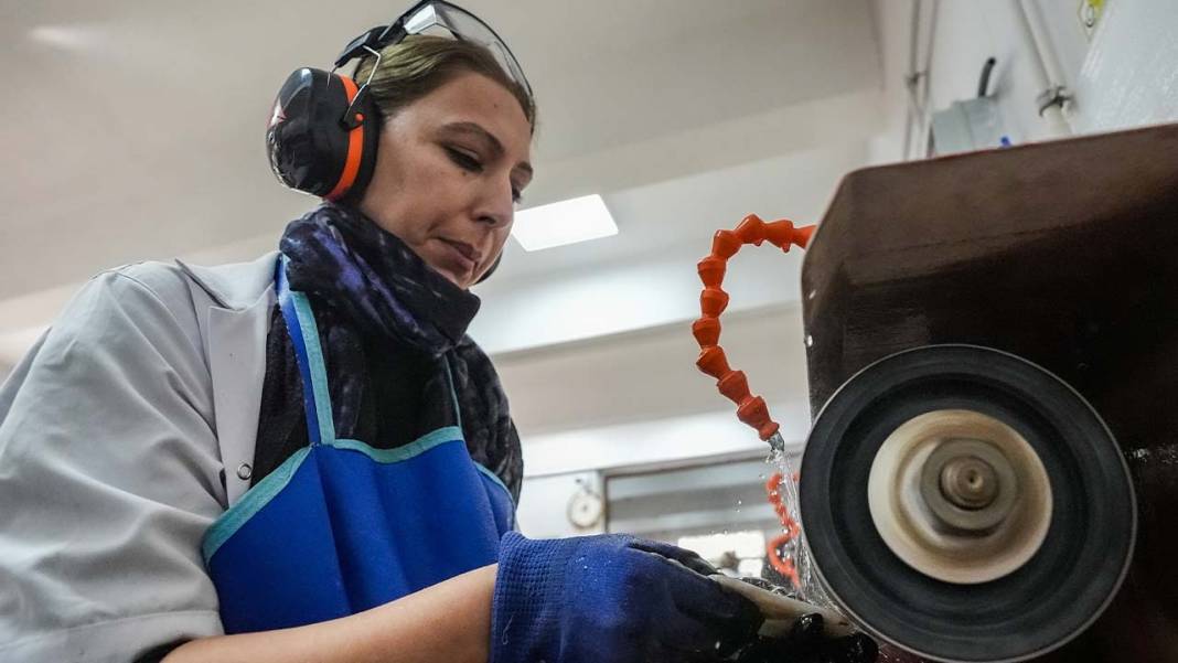 Diyarbakır’ın kadın taş takı ustaları tarihi geleceğe taşıyor 2