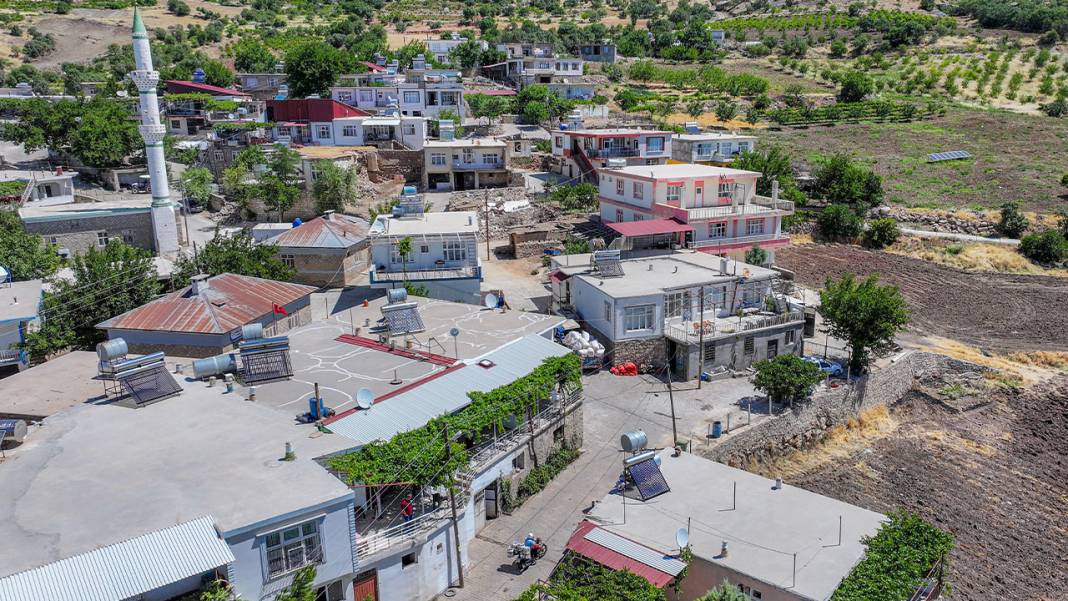 Diyarbakırlı dondurmacı 34 yıldır köy yollarında: Çocuklar mutlu 1