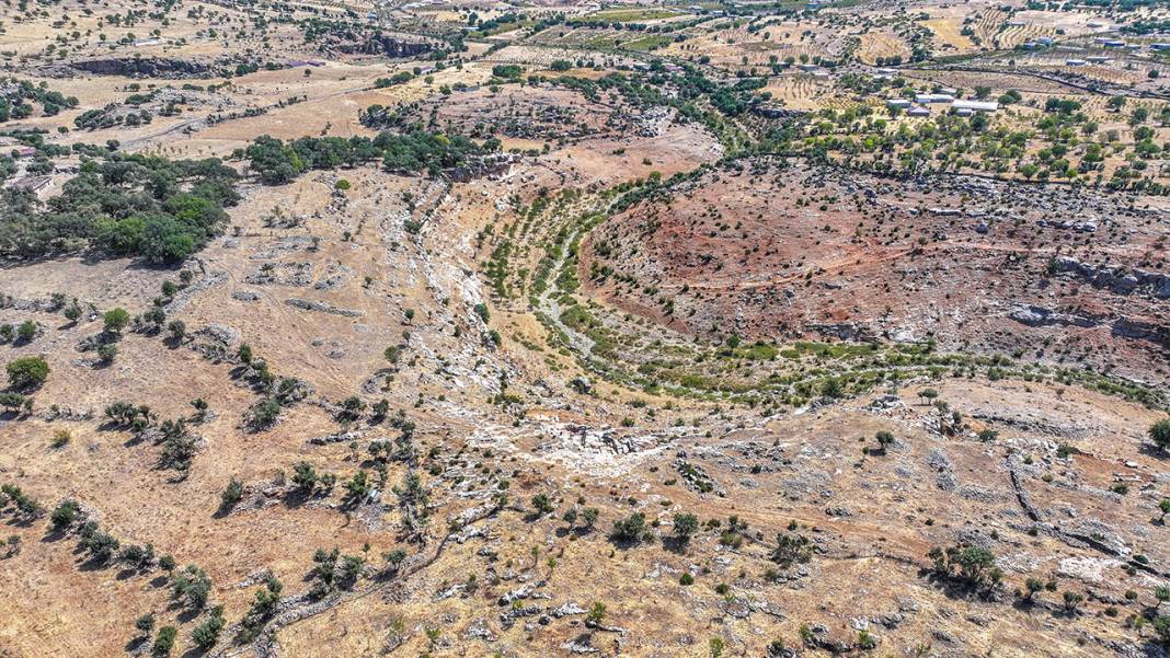 Diyarbakır: Tarihi taş ocağında 160 çocuğun mezarı bulundu 5