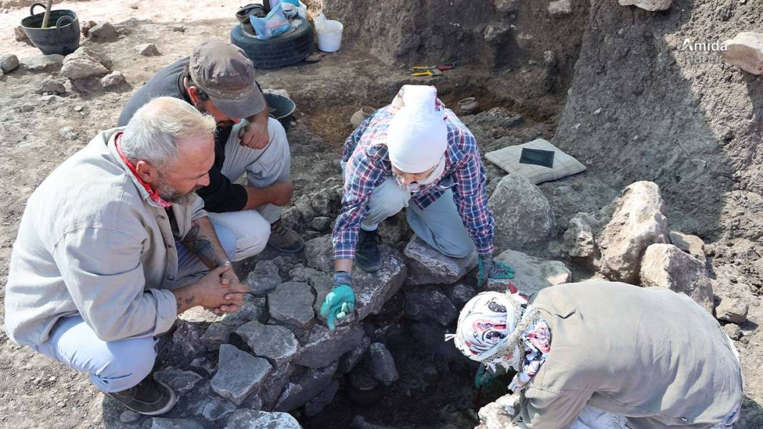Diyarbakır’da ilk insan mezarları bulundu 3