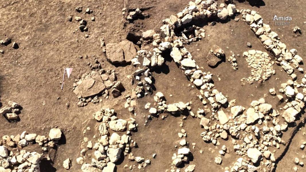 Diyarbakır’da ilk insan mezarları bulundu 6