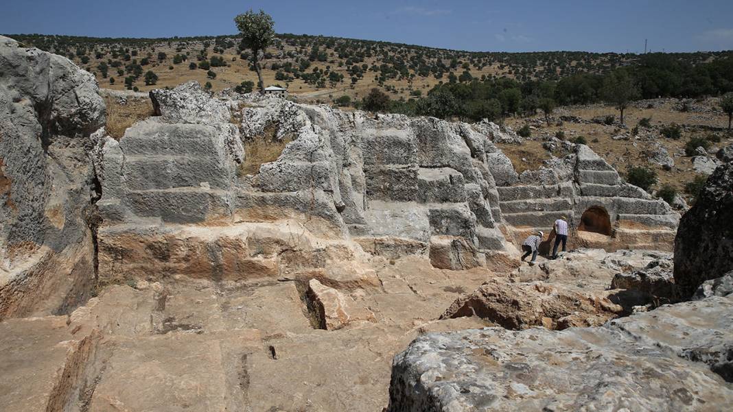 Diyarbakır: Tarihi taş ocağında 160 çocuğun mezarı bulundu 7