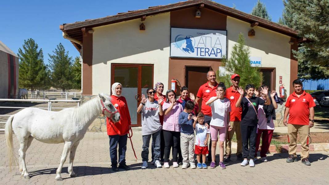 Diyarbakır’da özel çocuklara her Çarşamba atla terapi desteği 2