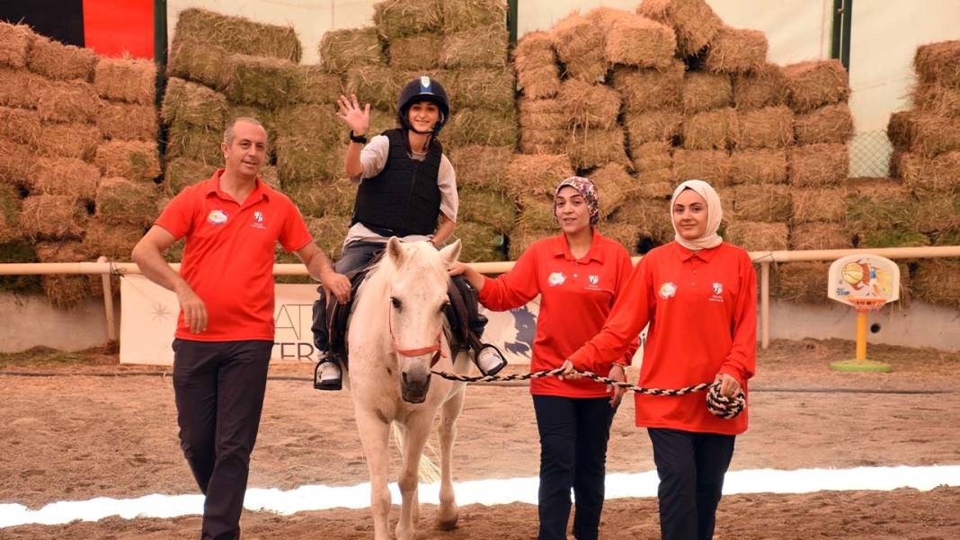 Diyarbakır’da özel çocuklara her Çarşamba atla terapi desteği 3