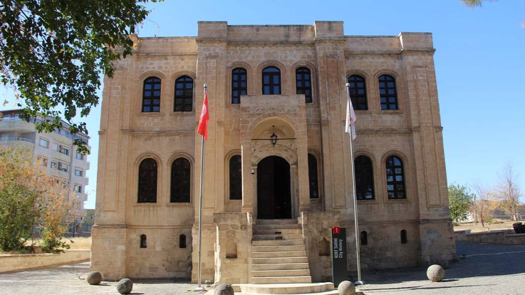 Hamidiye Kışlası müze oldu: Ehmedê Xanî ile El Cezerî bir arada 4
