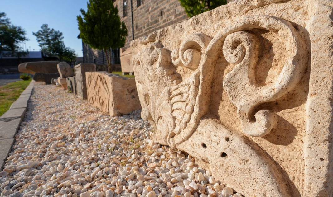 Diyarbakır'da binlerce yıllık mezar taşları ziyarete açıldı 10