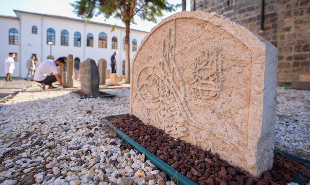 Diyarbakır'da binlerce yıllık mezar taşları ziyarete açıldı 2