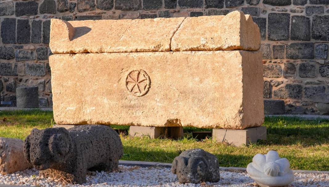 Diyarbakır'da binlerce yıllık mezar taşları ziyarete açıldı 9