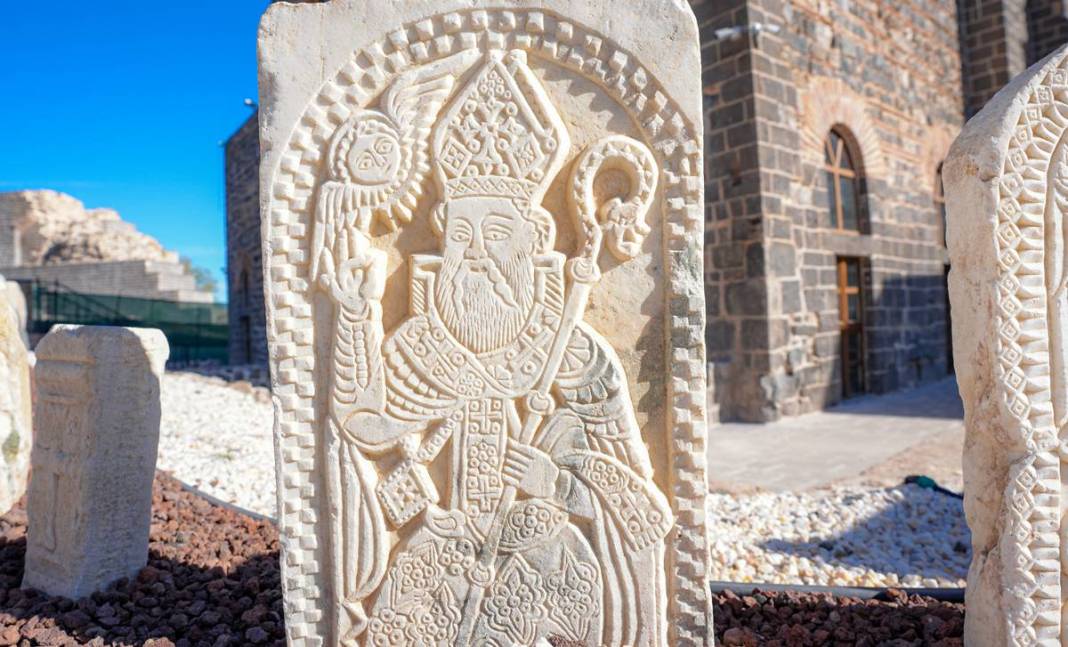 Diyarbakır'da binlerce yıllık mezar taşları ziyarete açıldı 5