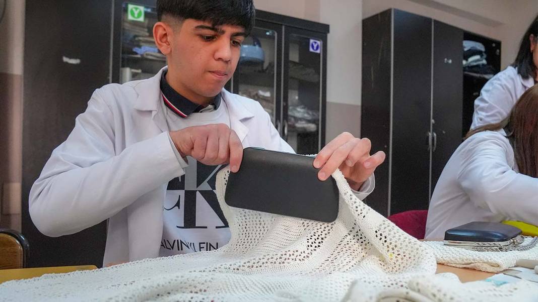 Diyarbakır'da eski çeyizler renkli çantalara dönüşüyor 5