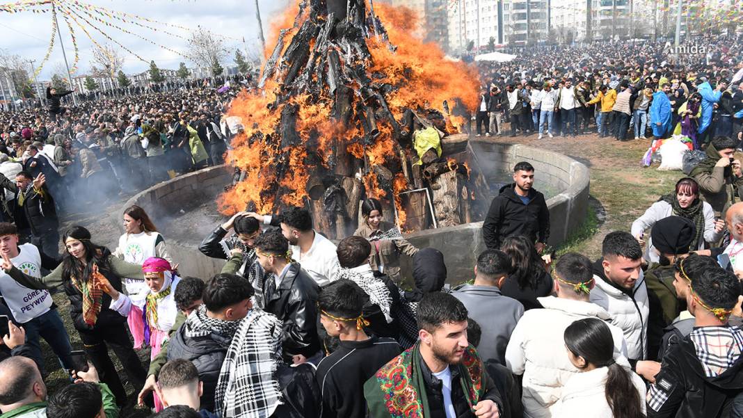 Kriz yok, mesaj net: Fotoğraflarla Diyarbakır Newroz'u 17