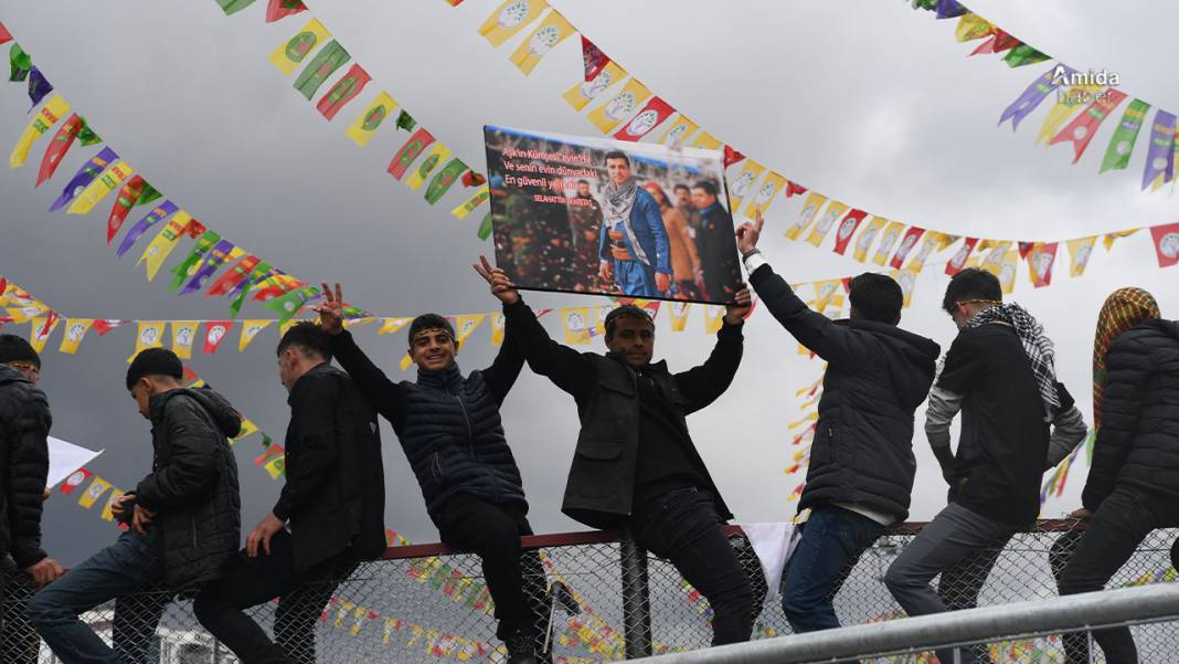 Kriz yok, mesaj net: Fotoğraflarla Diyarbakır Newroz'u 19