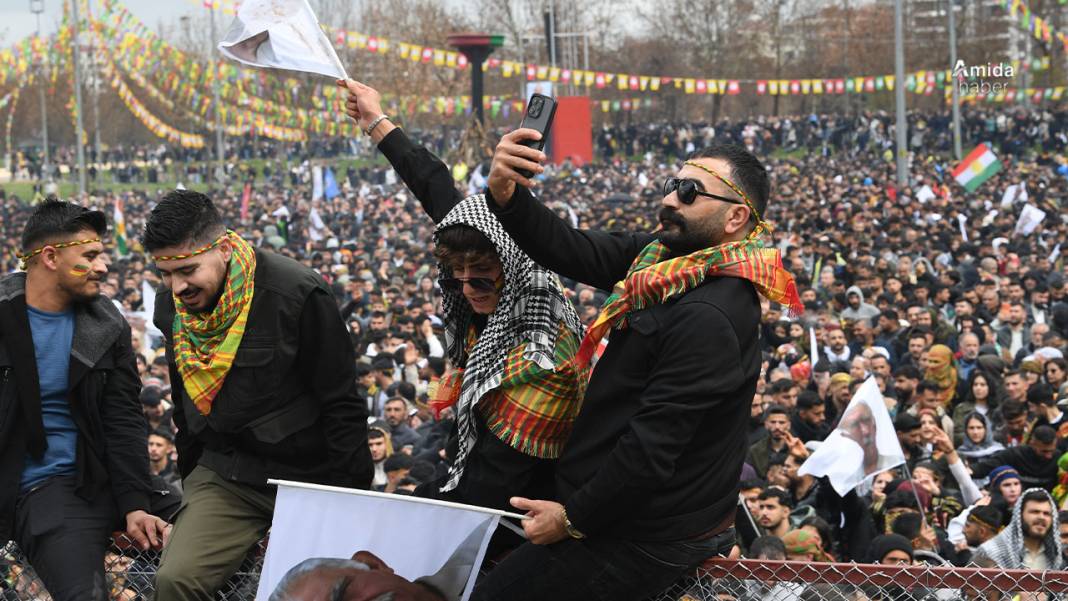 Kriz yok, mesaj net: Fotoğraflarla Diyarbakır Newroz'u 15