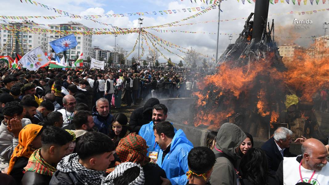 Kriz yok, mesaj net: Fotoğraflarla Diyarbakır Newroz'u 16