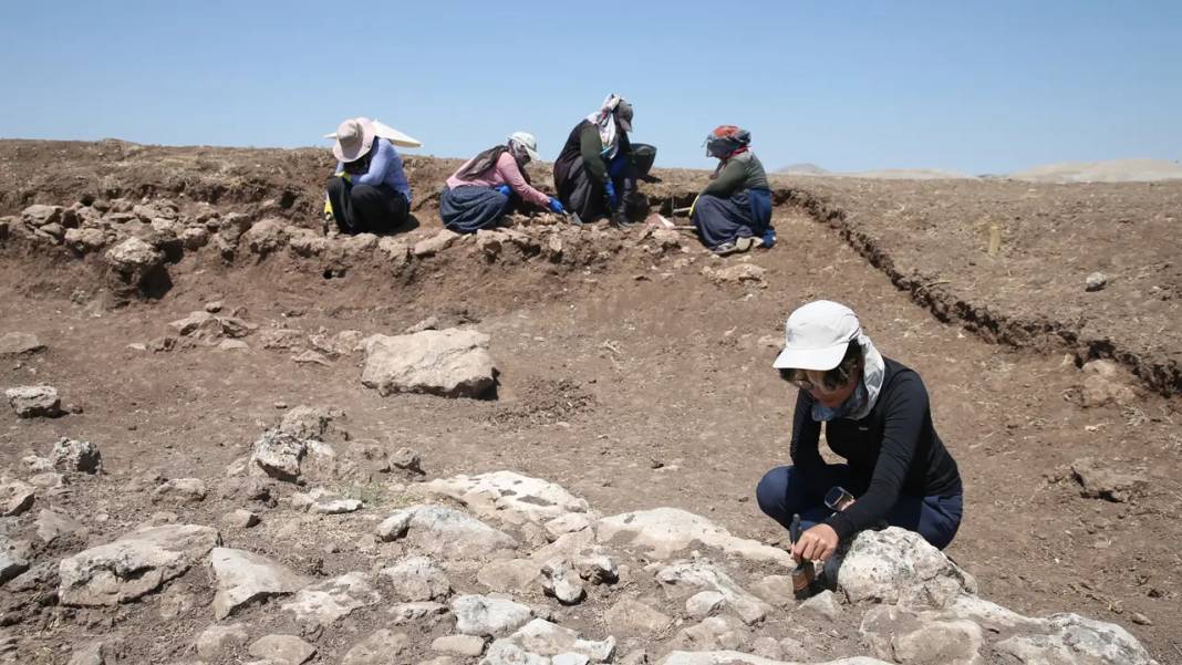 Diyarbakır’da 12 bin yıllık tarihe kazma vuruldu 1