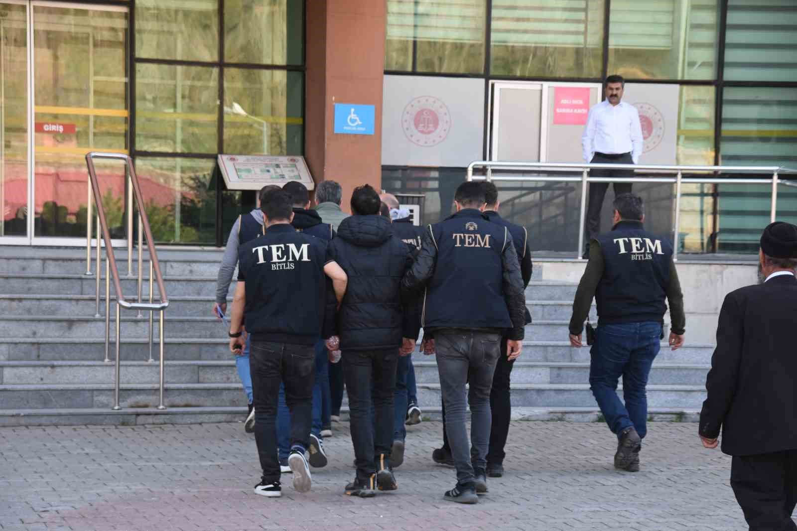 ‘Bombacı Mülayim’ ve 2 polis adliyeye sevk edildi