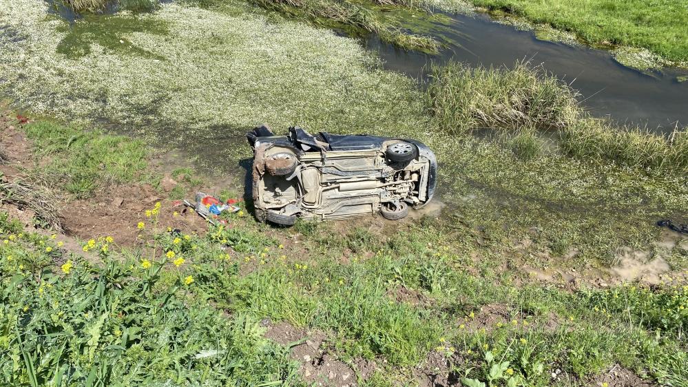 Diyarbakır'da kınaya giden aile kaza yaptı: 10 yaralı
