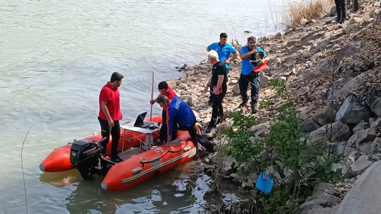 Dicle Nehri’nde sualtı görüntüleme cihazı ile ceset arama