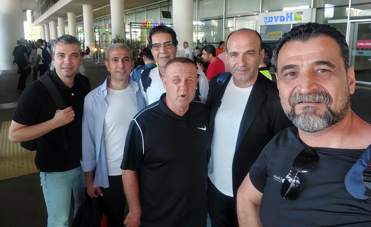 Amedspor kafilesi İzmir’de: Süpriz isim karşıladı