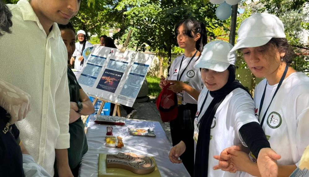Diyarbakır Silvan’da öğrenciler TÜBİTAK destekli bilim fuarı açtı