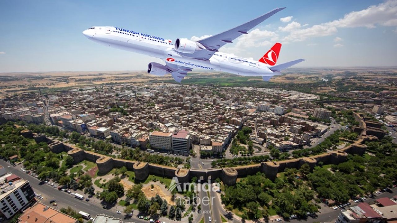 Diyarbakır-İstanbul uçağında büyük panik: Acil iniş yaptı