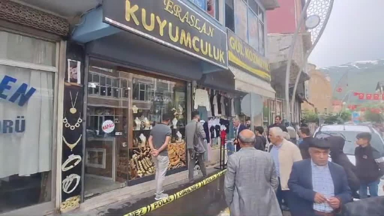 Duvarı delerek kuyumcu dükkanına giren hırsızlar 3 milyonluk altın çaldı