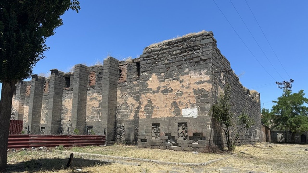 Diyarbakır’daki Surp Sarkis Kilisesi’nin restorasyonu TBMM gündeminde