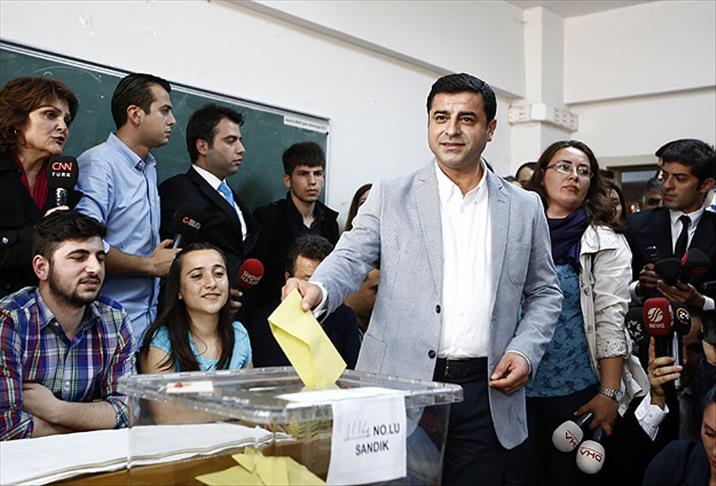 Demirtaş: Seçimle yatıp seçimle kalkacağız