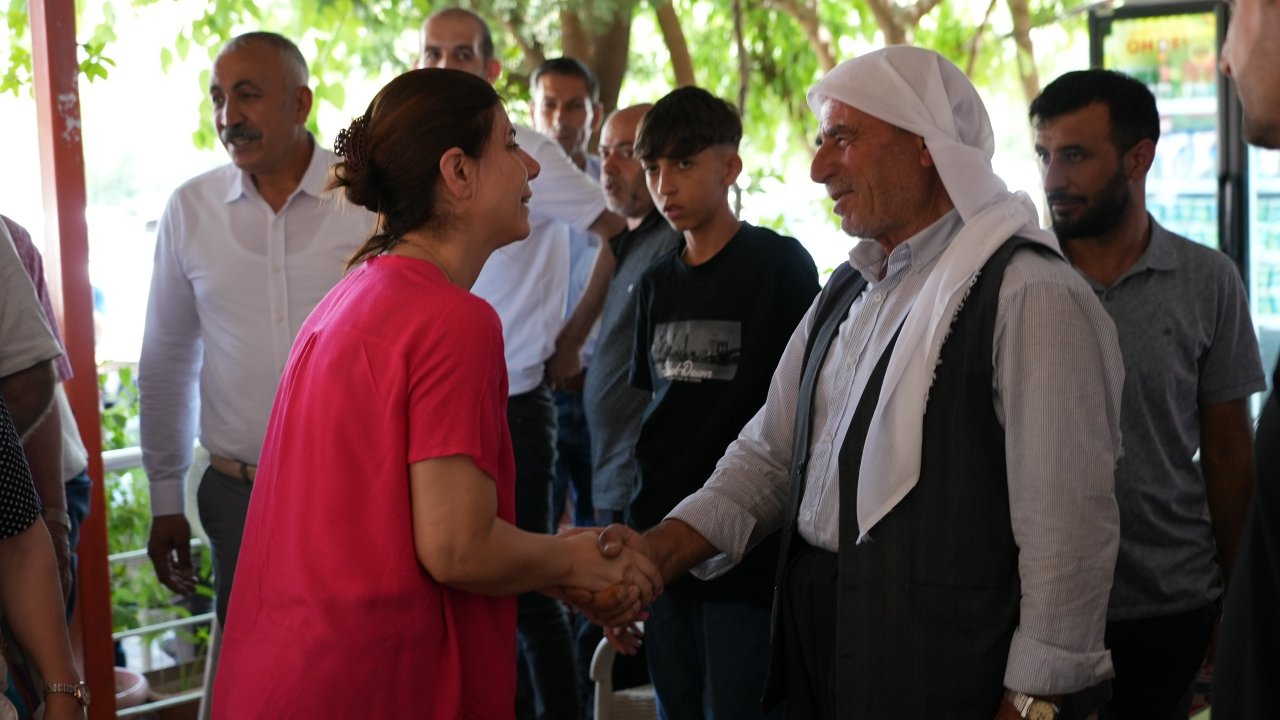 Serra Bucak’tan hastanelerde refakatçilere bayram ziyareti