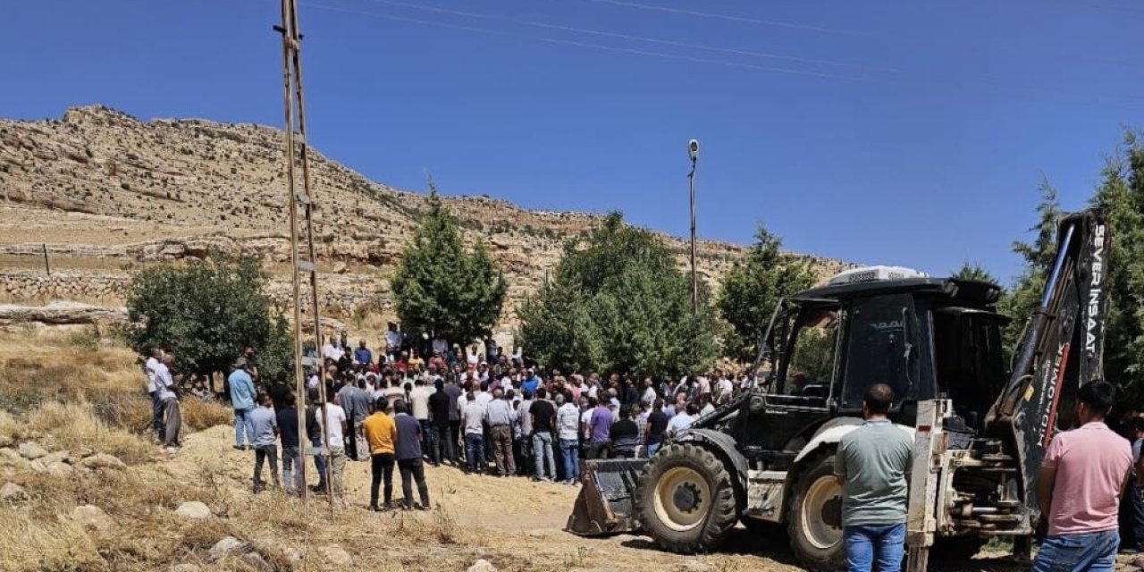 Adana’da öldürülen 4 Mardinli Derik’te toprağa verildi