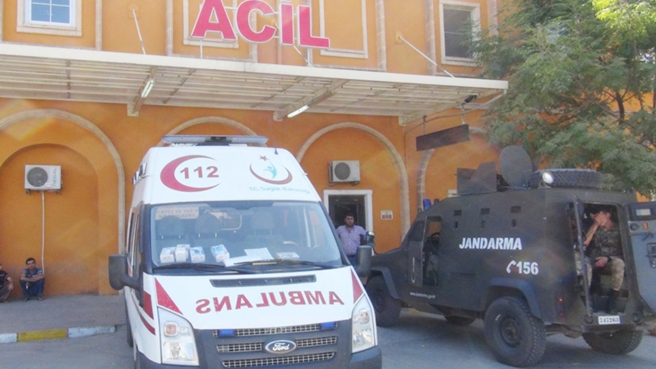 Taş ve sopalı kavga: Hastaneler doldu taştı
