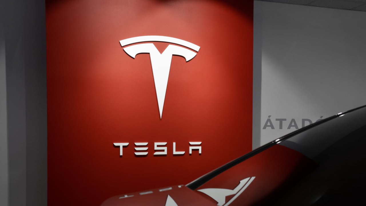Tesla'nın otomobil teslimatları yılın 2. çeyreğinde düştü
