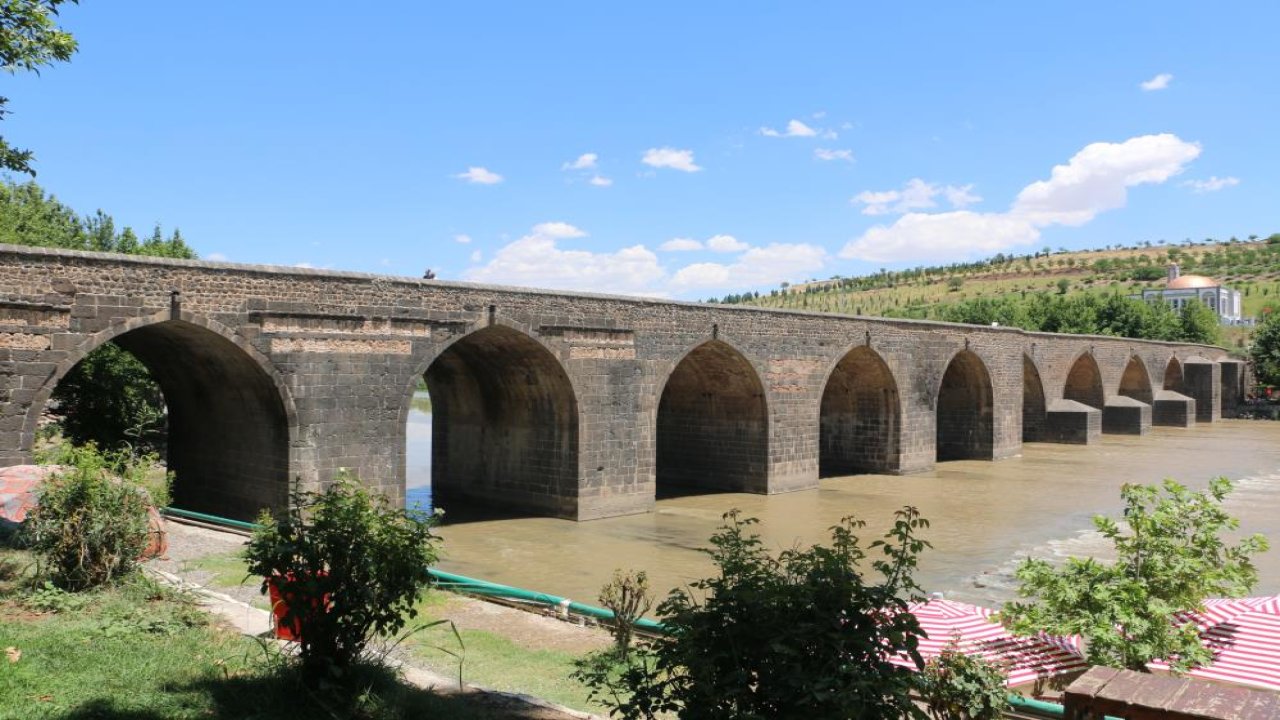Diyarbakır’ın sıcaklıkları turistleri kaçırdı: Tarihi mekanlar sessizliğe büründü