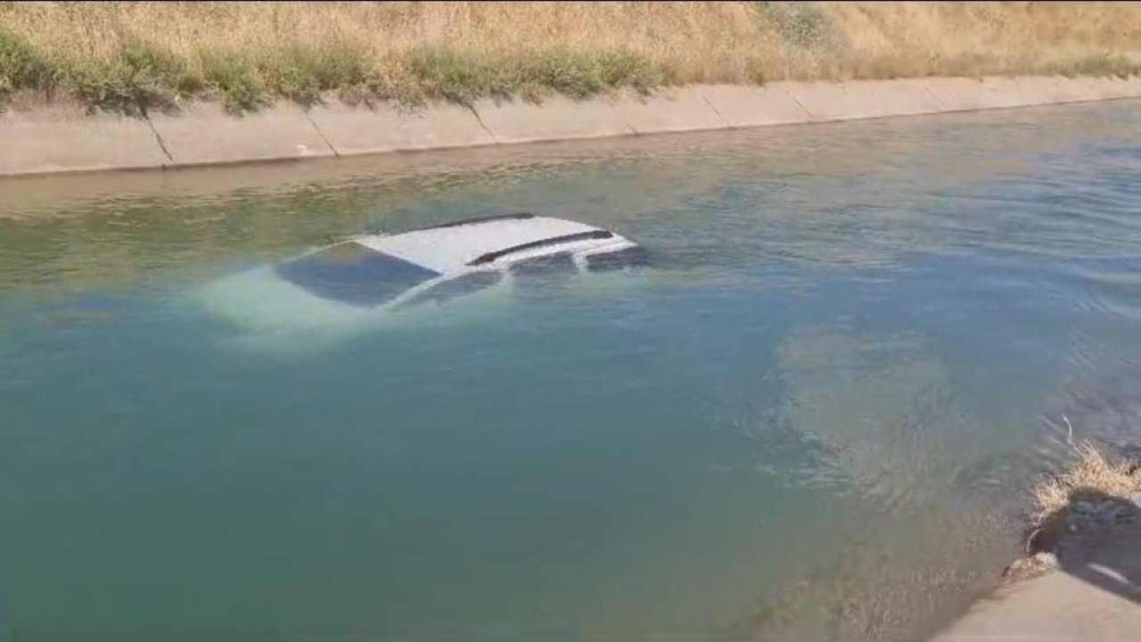 Batman’da otomobil su kanalına düştü: Boğulmaktan son anda kurtuldular
