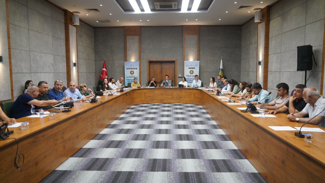 STÖ temsilcileri Diyarbakır Büyükşehir’e bir dizi öneride bulundu