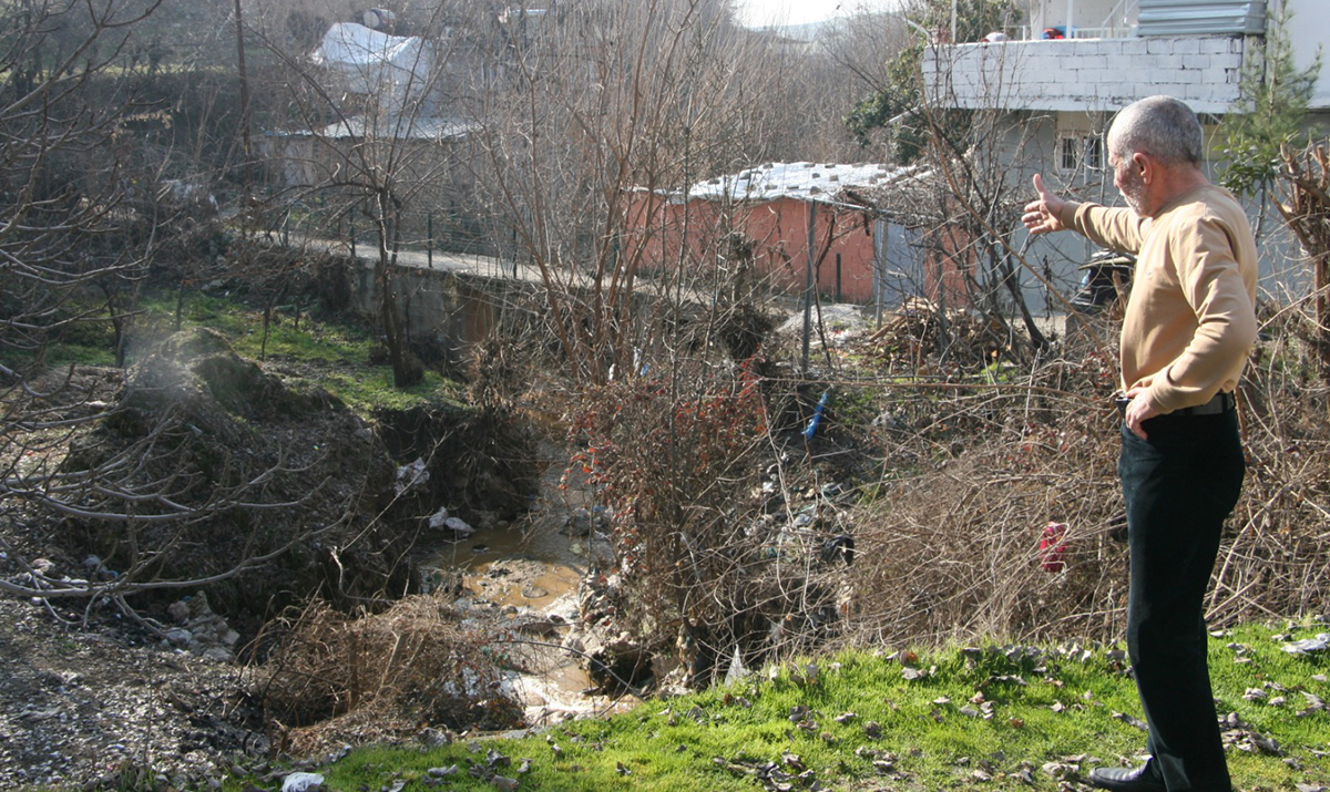 DSİ’nin yarım bıraktığı kanal hastalık saçıyor!