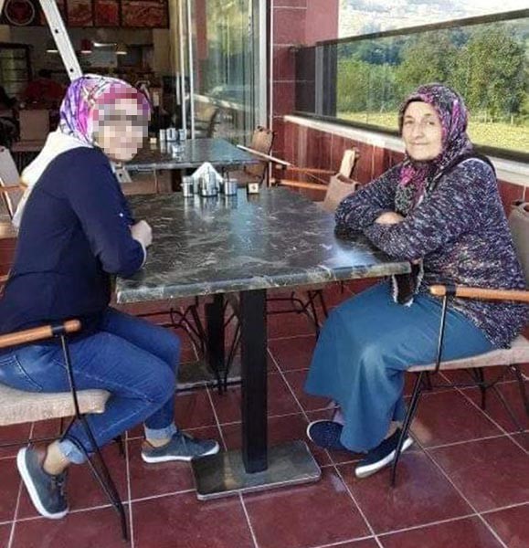  31 yaşındaki kadın cinnet geçirip anne ve anneannesini baltayla parçaladı