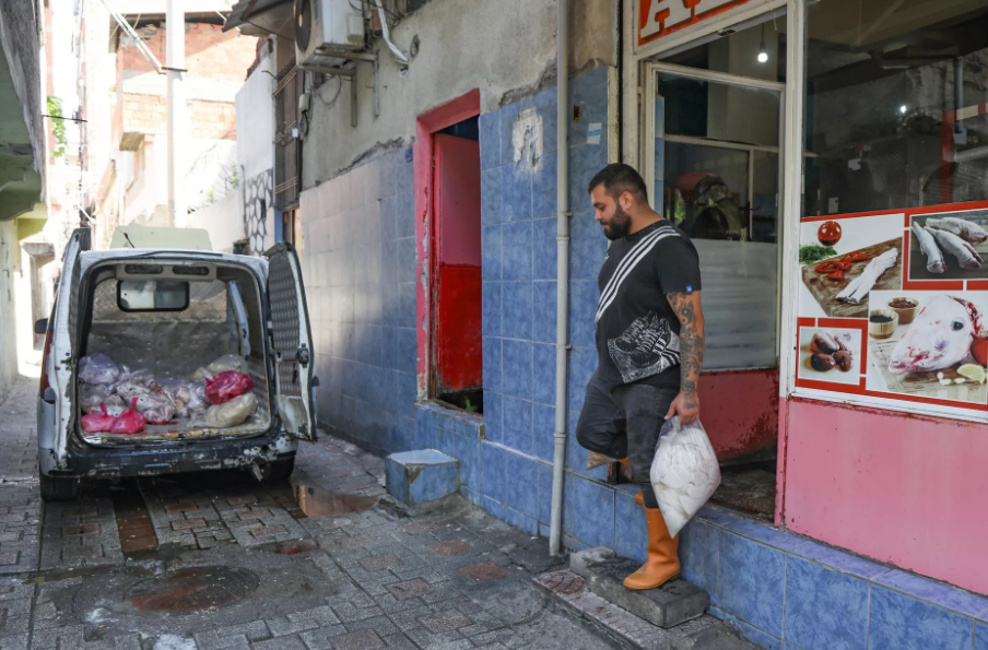 Beyaz yakalılar arasına girmeyi hayal ederken sakadatçı oldu!