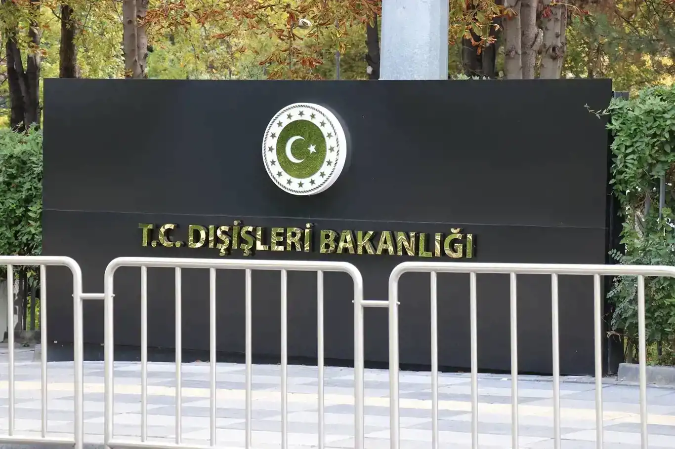 Dışişleri Bakanlığı,  Danimarka ve Hollanda elçilerini çağırdı