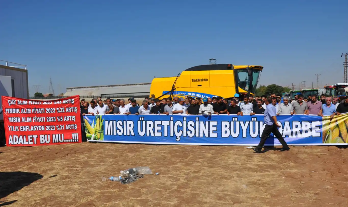 Mısır fiyatına karşı çıkan çiftçiler protesto düzenledi