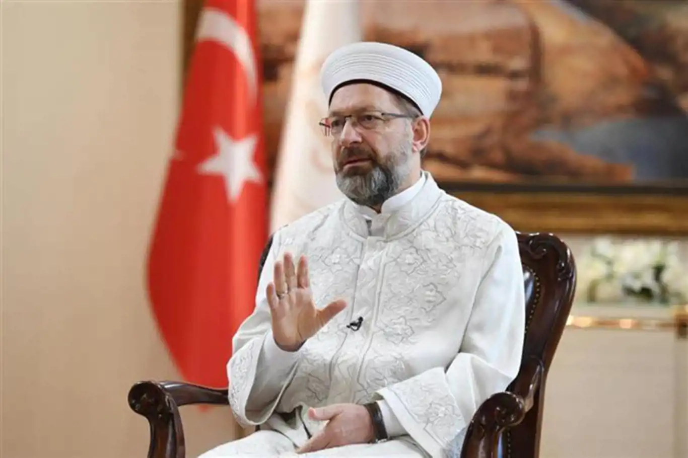 Erbaş: GKRY'deki cami saldırısı İslam düşmanlığının açık bir göstergesi