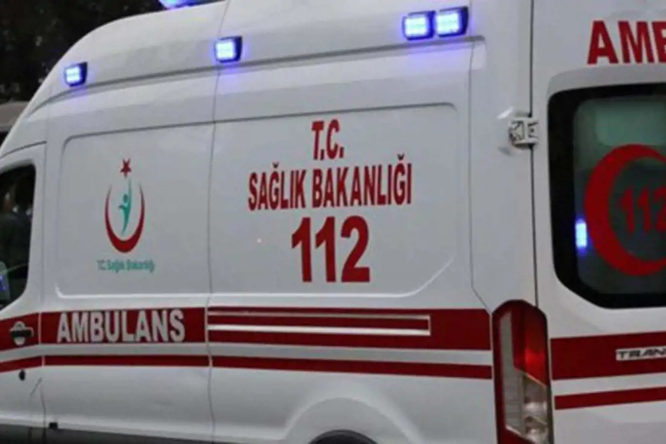 Minibüs devrildi: 2'si ağır 14 yaralı