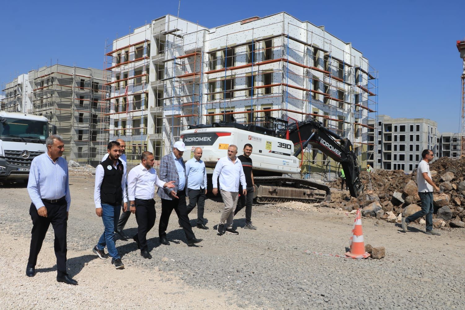 AK Parti İl Başkanlığından deprem konutlarının yapılacağı alana ziyaret