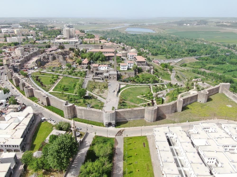 Diyarbakır Sur, ‘Dünyanın en eski şehirleri’ listesinde yanlış sırada yer aldı