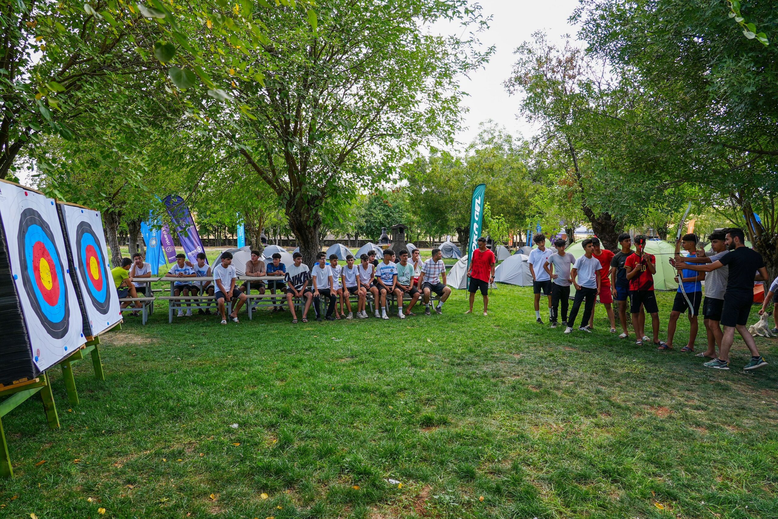 Diyarbakır'da öğrenciler yeni kamp alanında eğleniyor