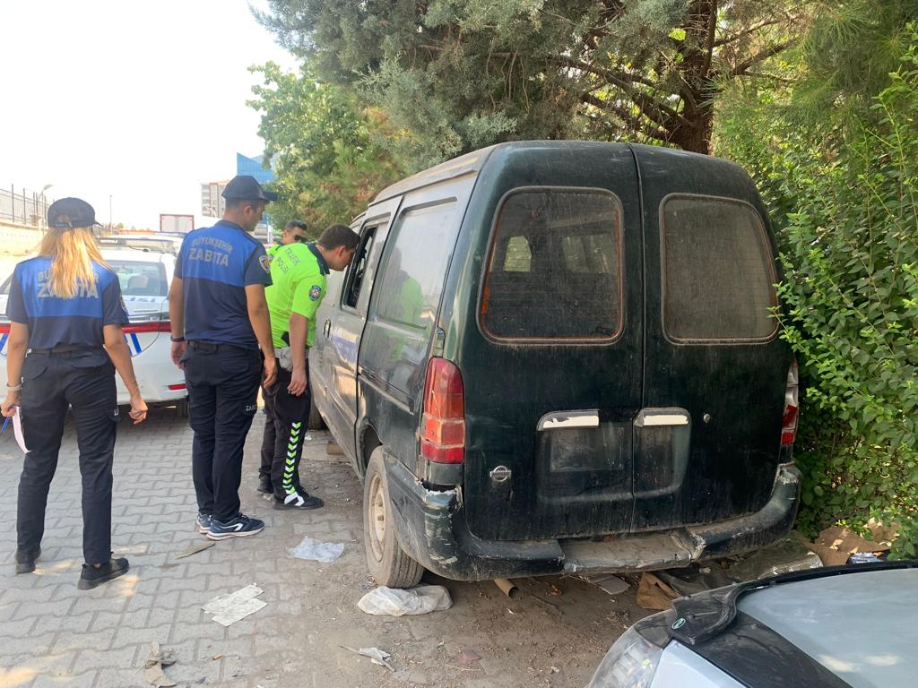 Diyarbakır'da çevre kirliliğine yol açan hurda araçlar çekildi