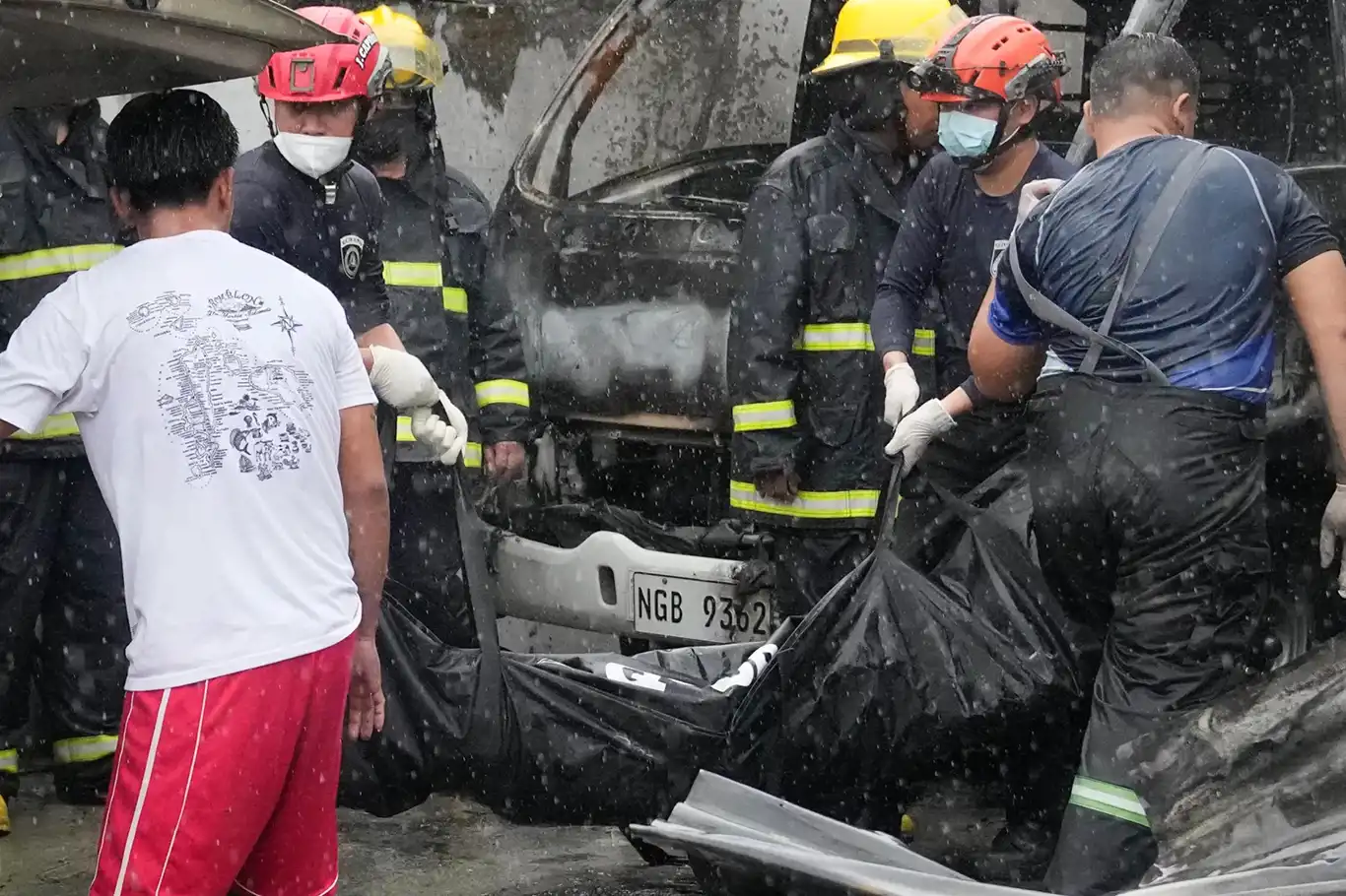 Konfeksiyon fabrikasında yangın: 15 ölü