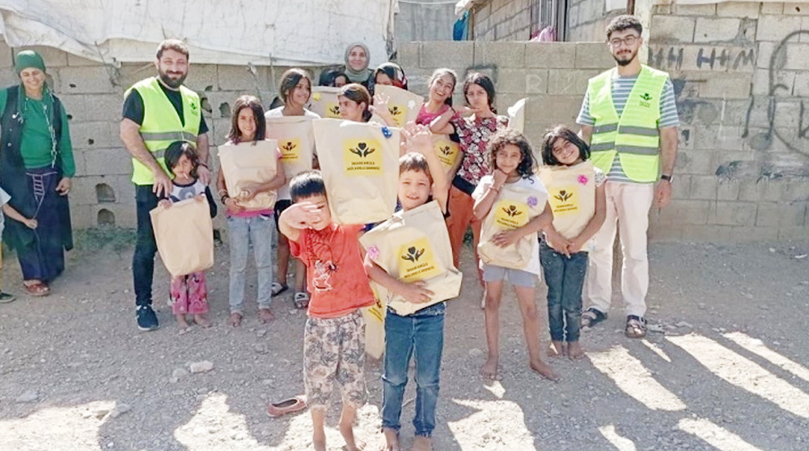 Diyarbakır dahil 4 ildeki öğrencilere kırtasiye yardımı