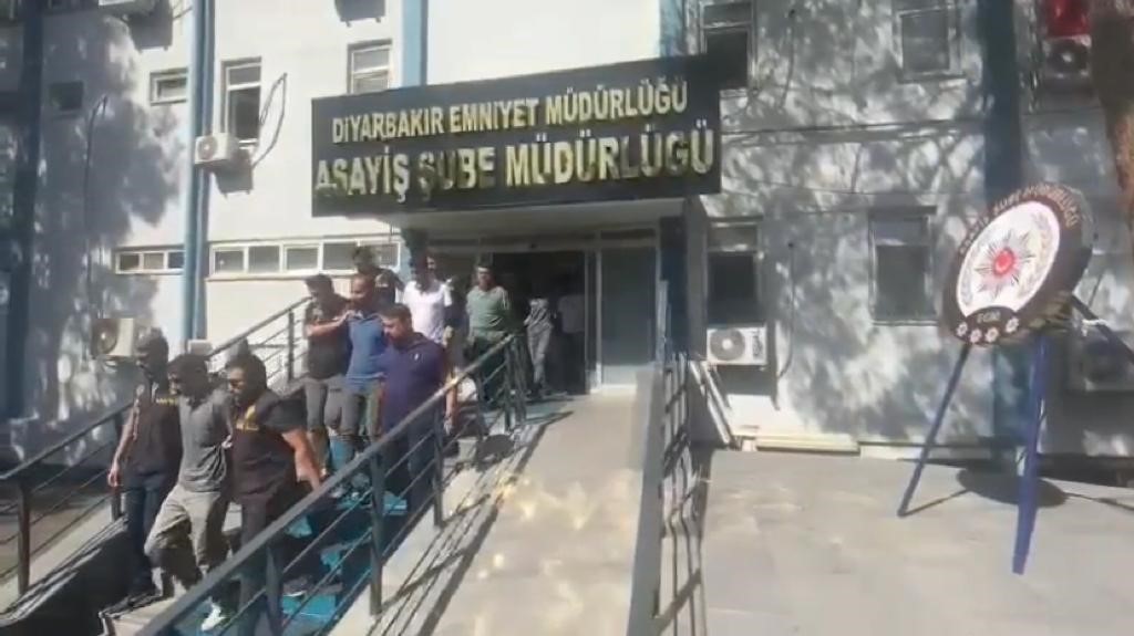 Diyarbakır'da kapkaç çetesine operasyon: 10 gözaltı